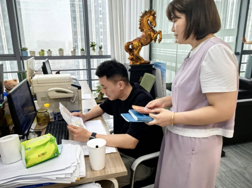 平安养老险蚌埠中心支公司开展“7·8”宣传进企业活动