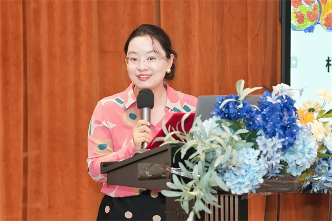 艺术疗愈助力夕阳红，欧葆庭圆桌论坛发布老年艺术疗法指南