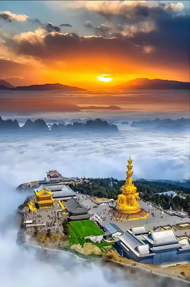 "缘行天下·走进四川"文化考察活动第二站在峨眉金顶举行