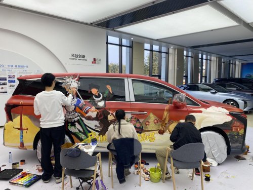 东风柳汽车身彩绘 艺术公益助力广西智造