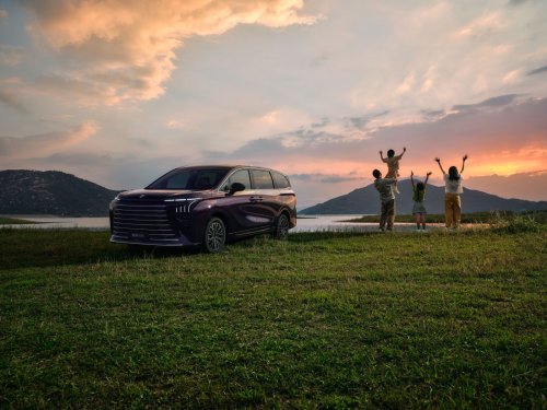 一辆菱智创收，一辆星海享乐：王建的双车幸福经