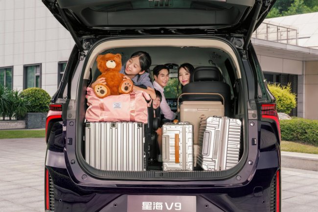 踏春出游选星海V9,解锁家庭花海出行舒适感