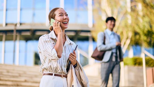 corporate-esims-for-business-travel-holafly.jpg